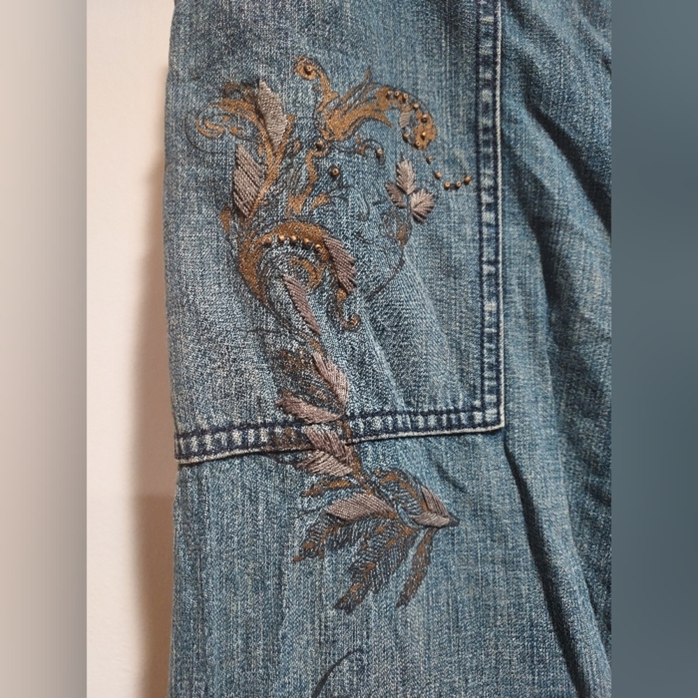 Blue Jeans With Pattern - Picture 7 of 7